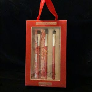 Paris Hilton 3 pcs Eye Brush Set